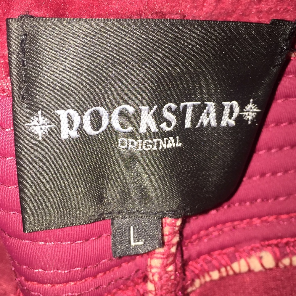 Rockstar - Picture 4 of 6